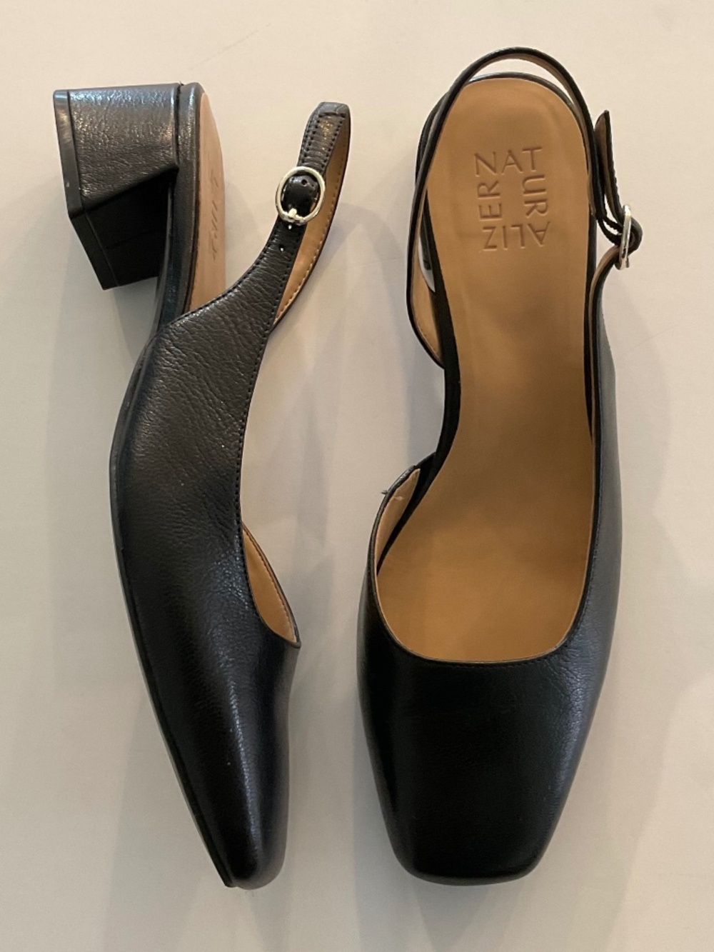 NATURALIZER Jayla Low Heel Slingback Heels in Black Leather Size 9 LIKE NEW